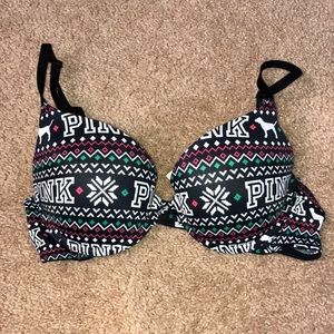 Pink Victoria’s Secret Christmas print bra holiday bra size 34B T-shirt bra